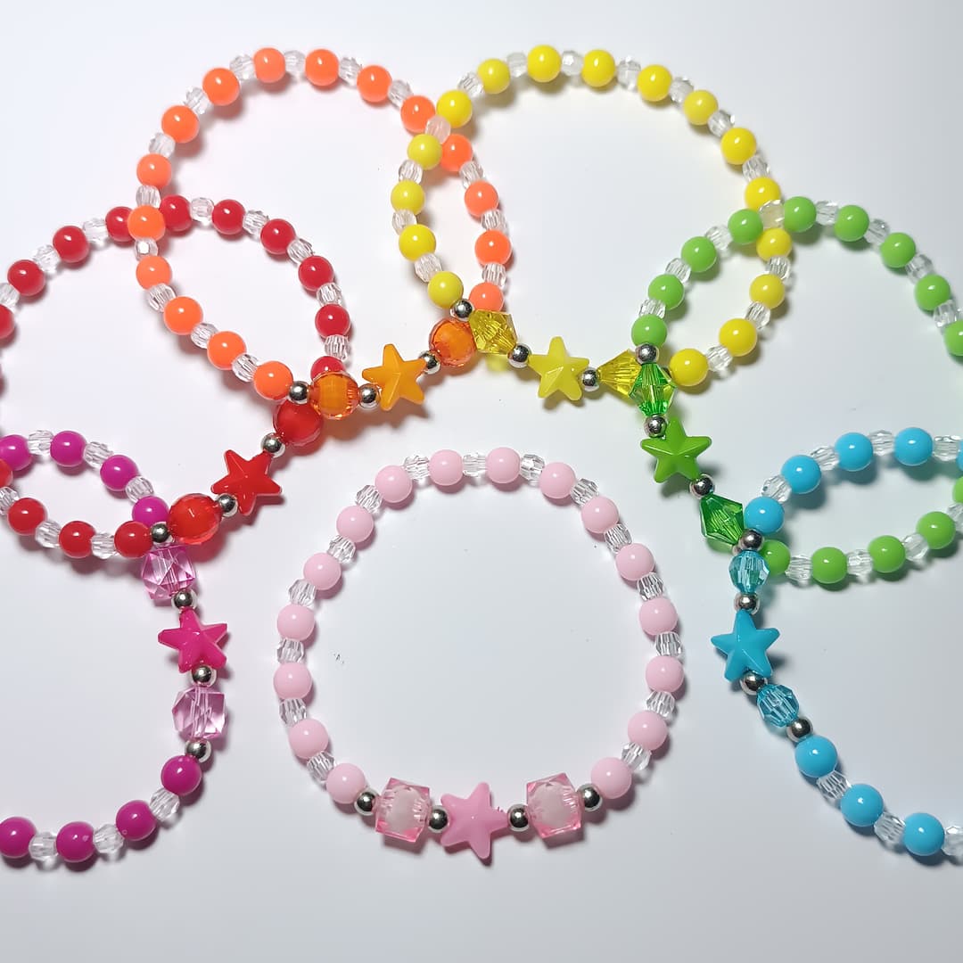 Pulseira de miçanga de estrela colorida.jpg